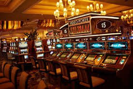 Dashboard kategori game puri slot menampilkan Sportsbook, Slot, Live Dealer, Esports, dan Arcade
